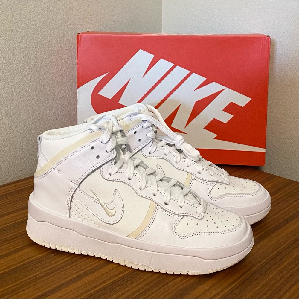 Women’s NIKE dunk high tops NEW